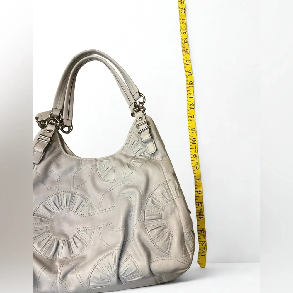 Coach Classic Leather Purse – Retired Style – Clean & Chic Light Gray